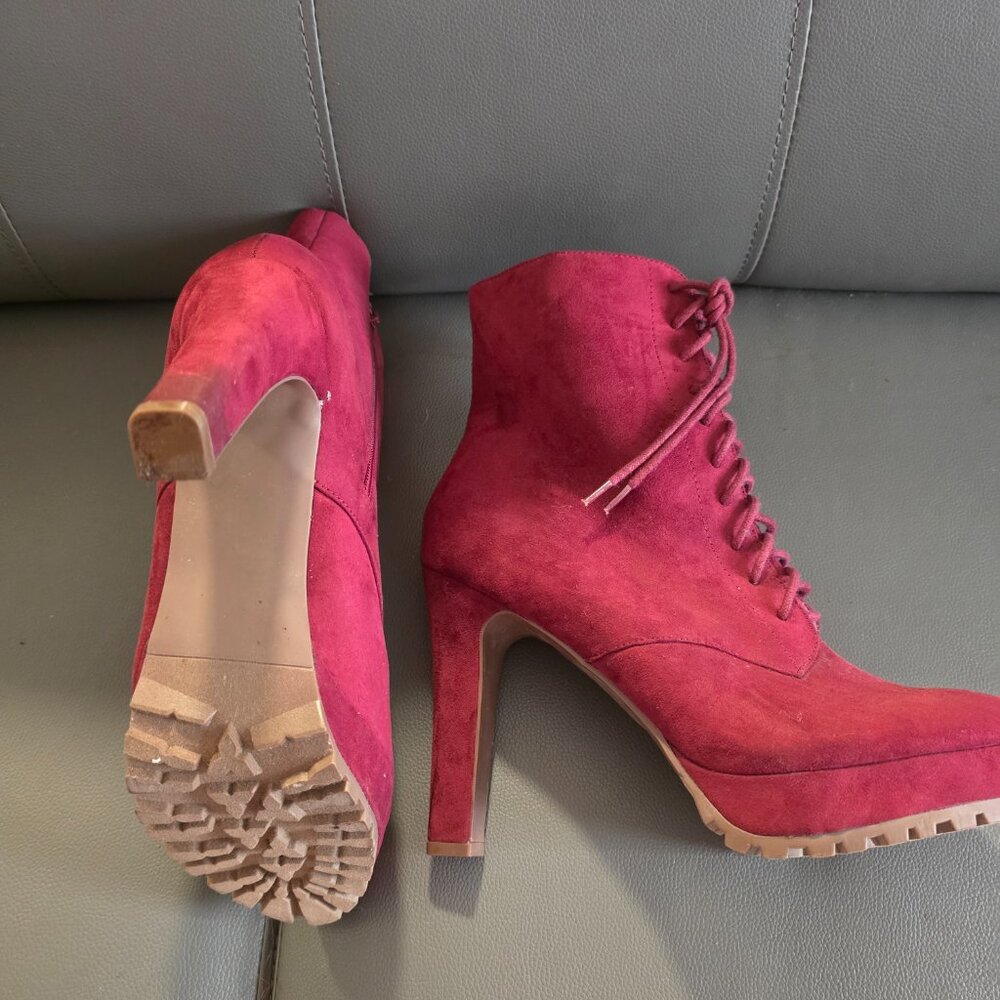 BRAND NEW Burgandy Lace up bootie - Picture 3 of 3
